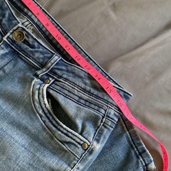 Vera Wang Jeans light wash in excellent condition - Picture 4 of 7